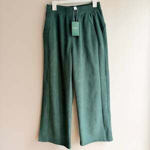 Halara High Waisted Waffle Knit Wide Leg Petite Pants in Green Medium